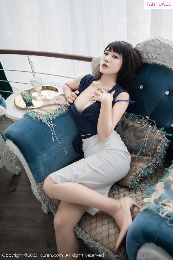   [XiuRen]高清写真图 2023.02.16 No.6272 严利娅Yuliya 短裙美腿第26张图片